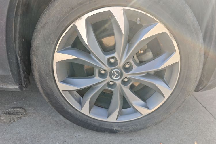 马自达CX-4 2016款 2.5L 自动四驱蓝天激情版车身外观10