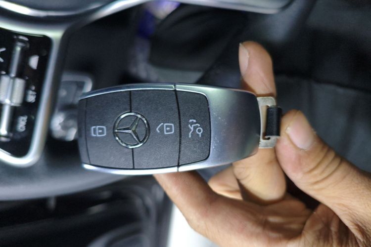 奔驰GLB 2021款 GLB 200 时尚型中控内饰11