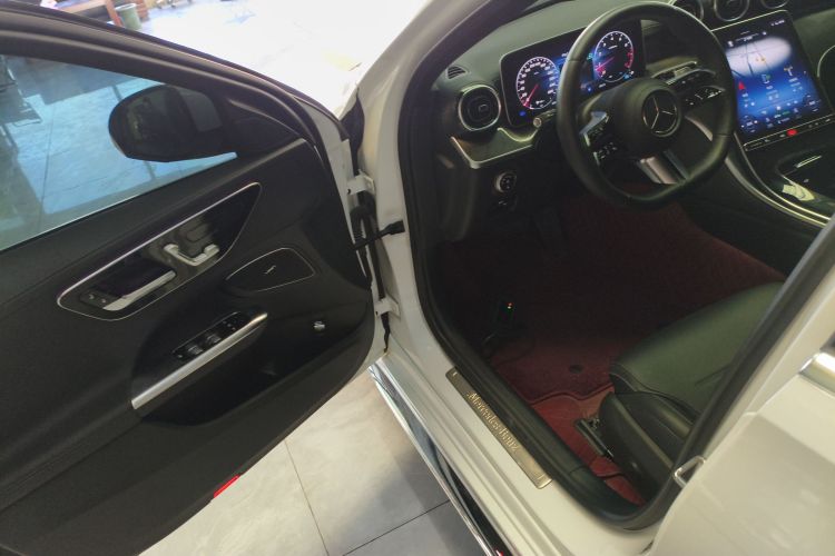 奔驰C级 2023款 C 200 L 运动版中控内饰20