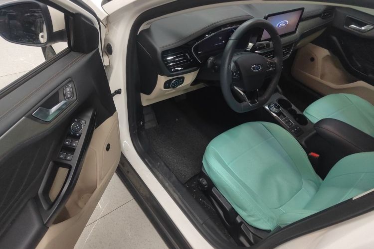 福特 福克斯 2021款 三厢 EcoBoost 180 自动锋潮型中控内饰20