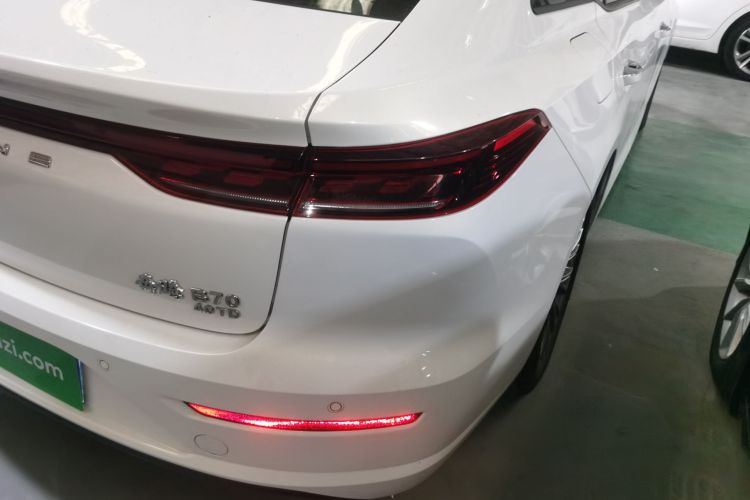 奔腾B70 2024款 第四代 2.0T 领御版车身外观9