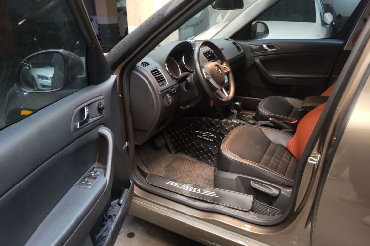 斯柯达 Yeti 2017款 TSI280 DSG车享兄弟版中控内饰20