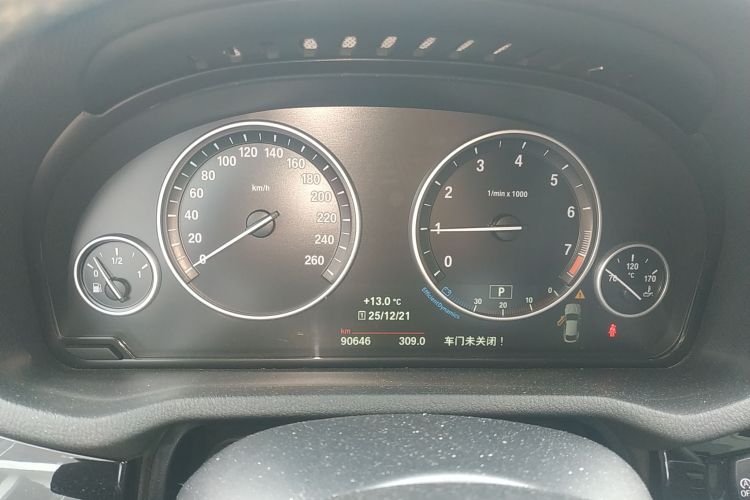 宝马X4 2014款 xDrive20i X设计套装中控内饰14