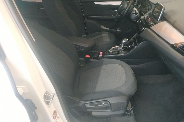 宝马2系旅行车 2016款 218i 领先型局部细节41