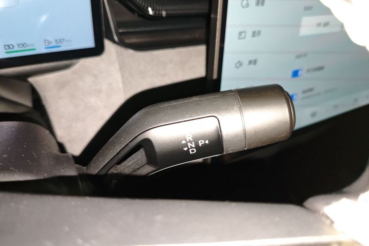 领克08 EM-P 2025款 120km 长续航Pro中控内饰18