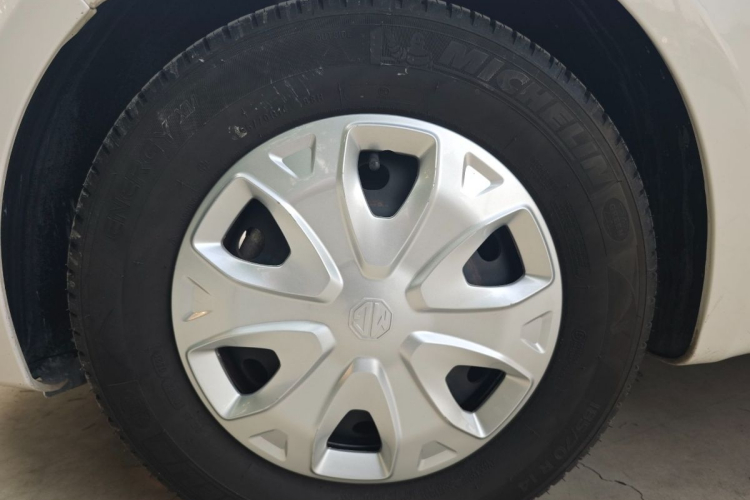 名爵3 2014款 1.3L 手动舒适版车身外观6008