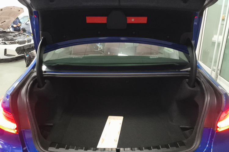 宝马3系 2024款 325i M运动套装机舱底盘23