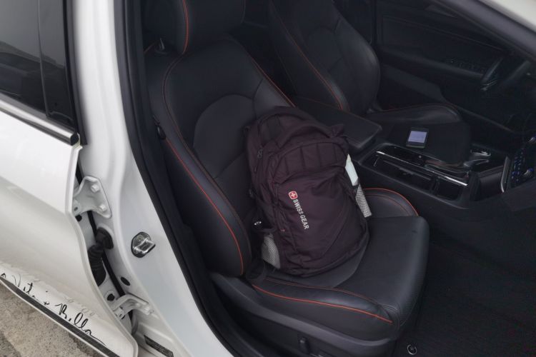 现代 索纳塔 2015款 1.6T GLS智能型局部细节41