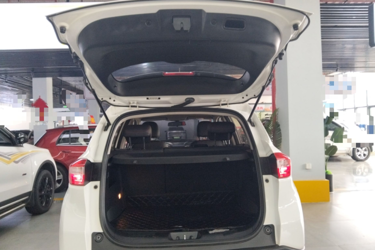 长安CS15 2016款 1.5L 自动豪华版机舱底盘23