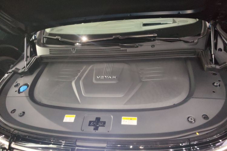 岚图汽车 岚图梦想家 2025款 PHEV 四驱旗舰鲲鹏版局部细节24