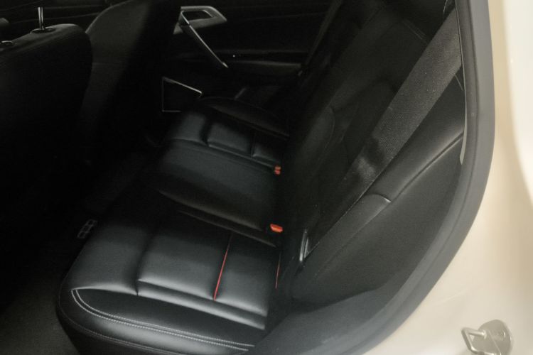 吉利汽车 博越 2018款 1.8TD 自动两驱智雅型中控内饰7004