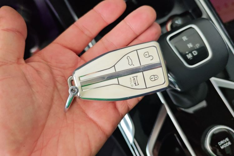 红旗HS5 2022款 改款 2.0T 智联旗享四驱版中控内饰7001