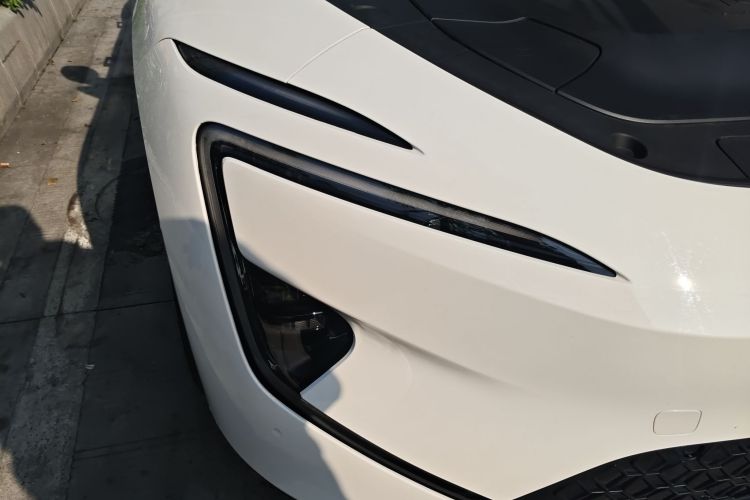 阿维塔12 2025款 Ultra增程版车身外观8