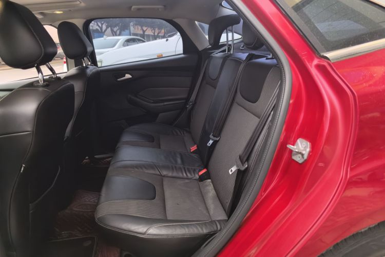 福特 福克斯 2012款 三厢 1.6L 自动风尚型中控内饰21