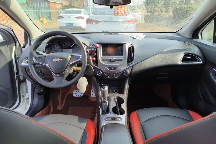 雪佛兰 科鲁兹 2017款 1.5L 自动先锋天窗版中控内饰16