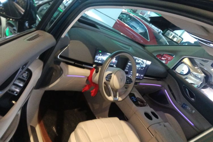 岚图汽车 岚图梦想家 2025款 PHEV 四驱旗舰乾崑版中控内饰7003