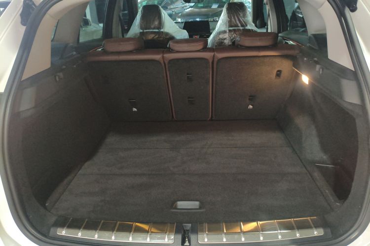 宝马X1 2020款 sDrive20Li 尊享型机舱底盘23