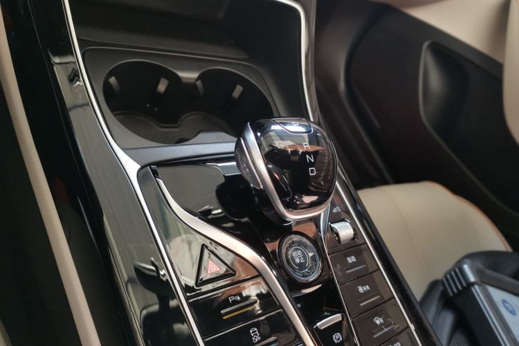 比亚迪 秦PLUS 2023款 冠军版 DM-i 120KM领先型中控内饰18