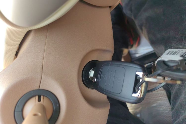 五菱汽车 宏光MINIEV 2025款 四门版 进阶款中控内饰11