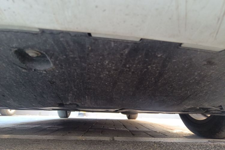 奔驰B级 2020款 B 200 动感型局部细节9008