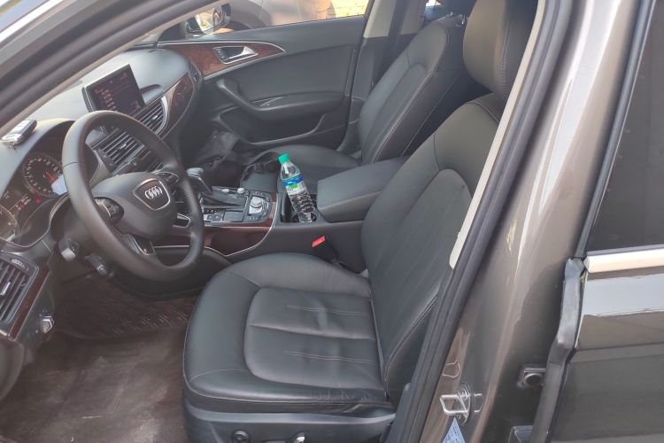 奥迪A6L 2016款 30 FSI 舒适型中控内饰19