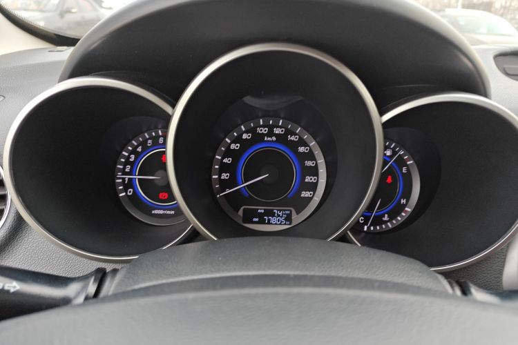 长安 逸动 2015款 1.6L 手动俊酷型 国V中控内饰14