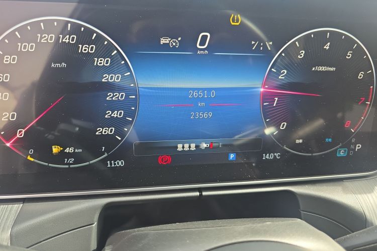 奔驰C级 2024款 改款 C 200 L 运动版中控内饰15