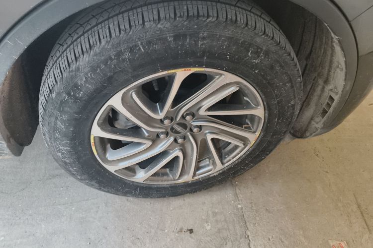 林肯 飞行家 2020款 3.0T V6 四驱尊享版车身外观10