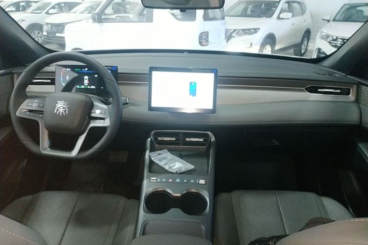 比亚迪 秦PLUS 2025款 DM-i 智驾版 128KM进取型中控内饰12