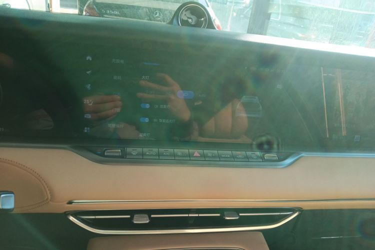 岚图汽车 岚图FREE 2023款 四驱超长续航增程版中控内饰16