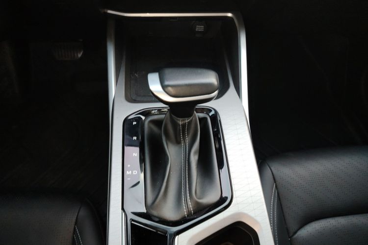 吉利汽车 帝豪 2023款 第4代冠军版 1.5L CVT豪华型中控内饰18