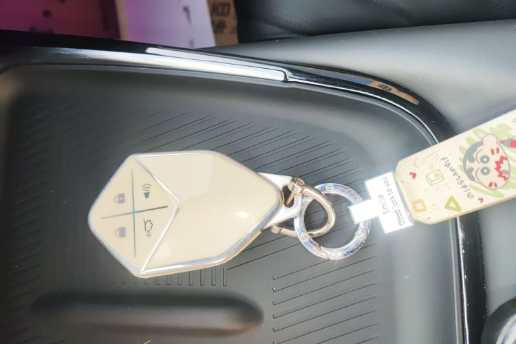 深蓝汽车 深蓝SL03 2023款 135Plus增程版中控内饰11