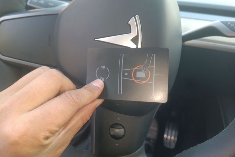 特斯拉 Model Y 2021款 标准续航后驱版中控内饰11