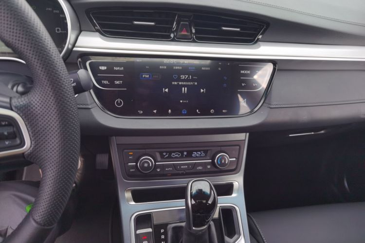 吉利汽车 帝豪 2018款 1.5L CVT向上互联版中控内饰16