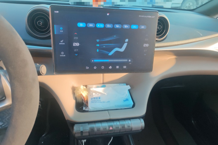 比亚迪 海豚 2023款 420km 时尚版中控内饰16