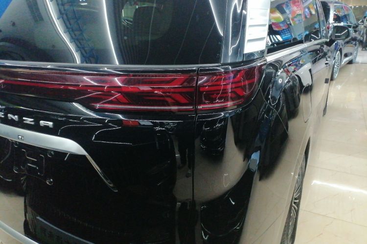 腾势D9 2024款 DM-i 1050 尊享型车身外观9