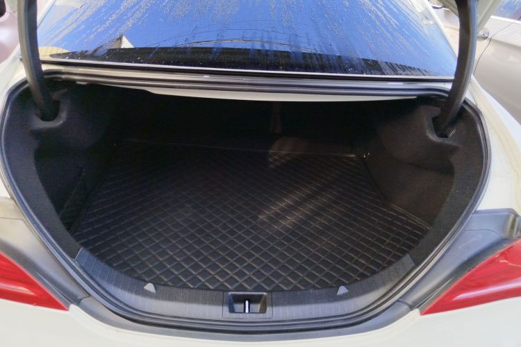 奔驰CLA 2014款 CLA 260 4MATIC机舱底盘23