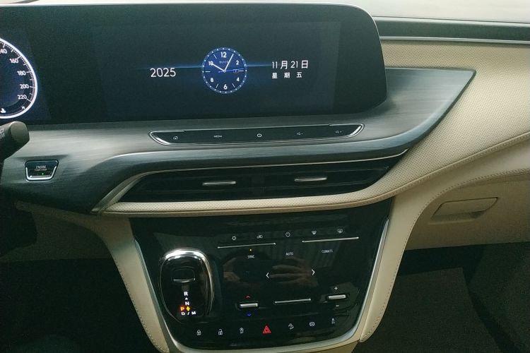 别克GL8 2022款 ES陆尊 653T 尊享型中控内饰16