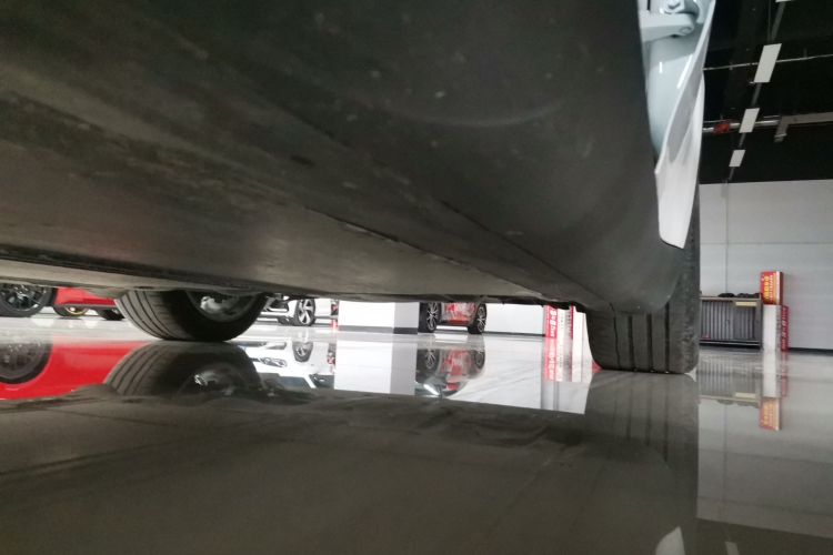 特斯拉 Model Y 2021款 标准续航后驱版局部细节9002