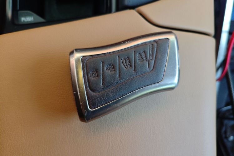 雷克萨斯ES 2020款 200 卓越版中控内饰7001