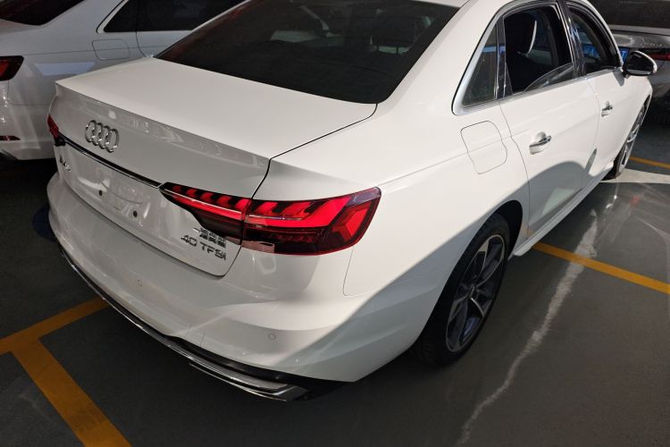 奥迪A4L 2020款 40 TFSI 时尚致雅型车身外观7