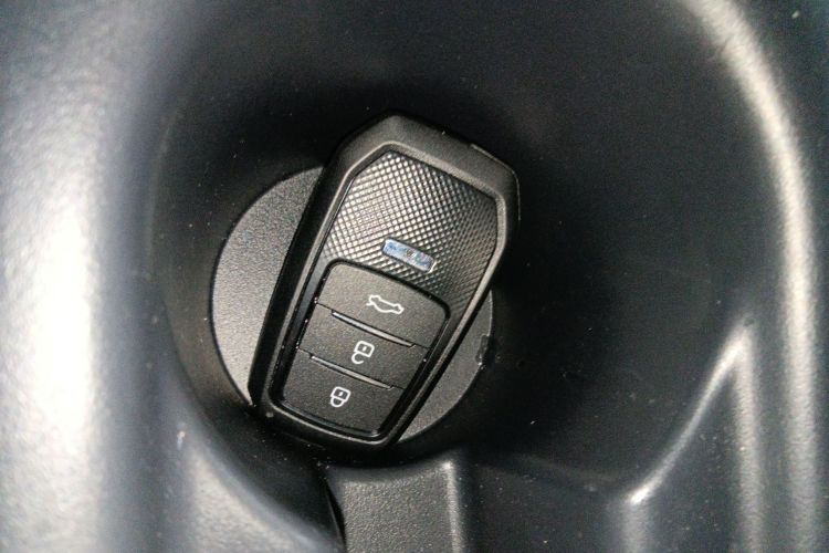 丰田 卡罗拉 2021款 双擎 1.8L E-CVT精英版中控内饰11