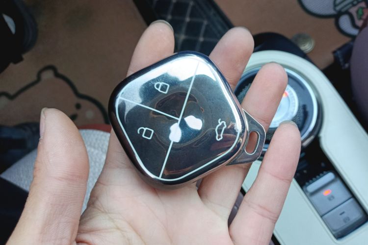 五菱汽车 五菱缤果 2023款 333km 灵犀互联+款中控内饰11