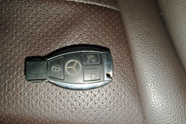 奔驰GLC 2016款 GLC 260 4MATIC 动感型中控内饰7001