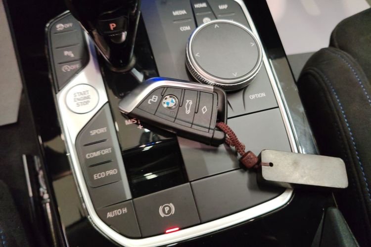 宝马2系(进口) 2023款 225i 四门轿跑车 M运动曜夜套装中控内饰11