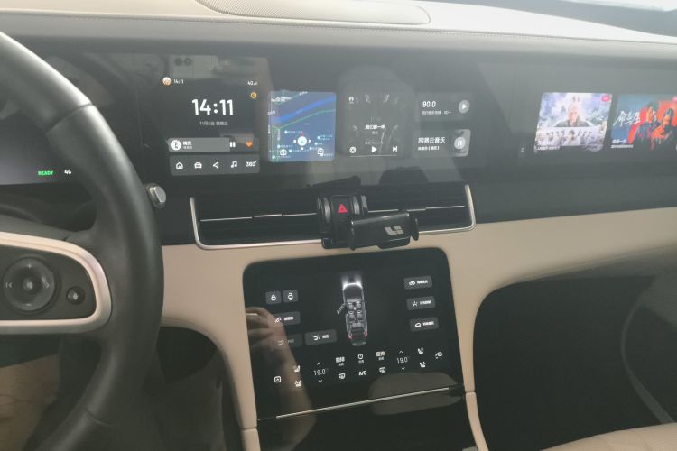 理想汽车 理想ONE 2020款 增程6座版中控内饰16