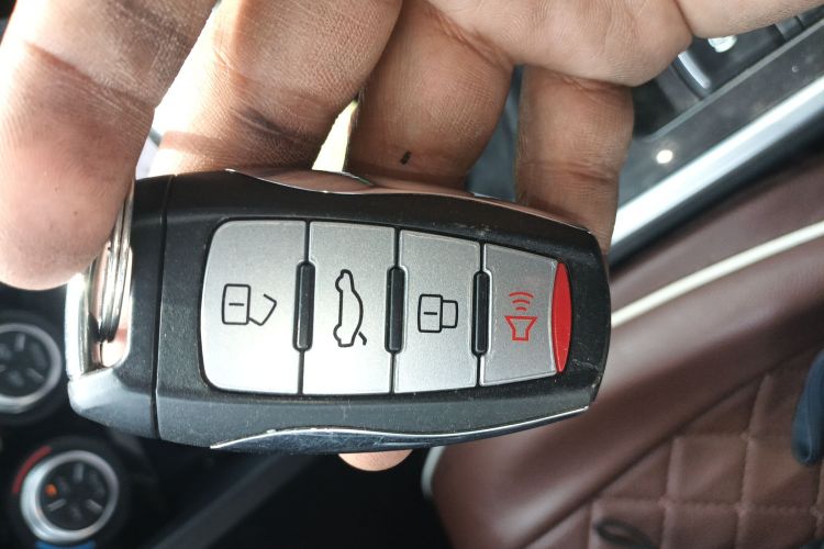 哈弗H6 2019款 运动版 1.5T 手动两驱精英型 国VI中控内饰11