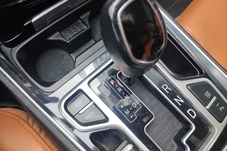 吉利汽车 博瑞 2015款 1.8T 豪华型中控内饰18