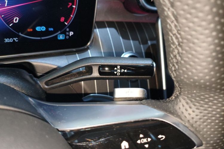 奔驰C级 2022款 改款 C 200 L 运动版局部细节18