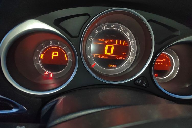 雪铁龙C4L 2013款 1.6THP 自动劲智版中控内饰14